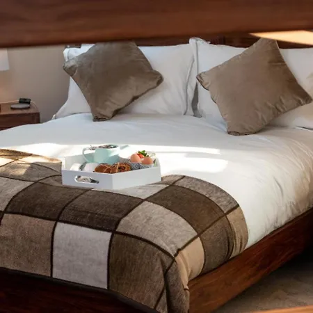 2 Bed In Whitby Oc-W452 * Whitby