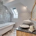 2 Bed In Oc-w452 Semesterbostad *