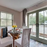 2 Bed In Oc-w452 別荘 *