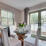 2 Bed In Oc-w452 別荘