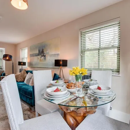 2 Bed In Whitby Oc-W452 別荘 *