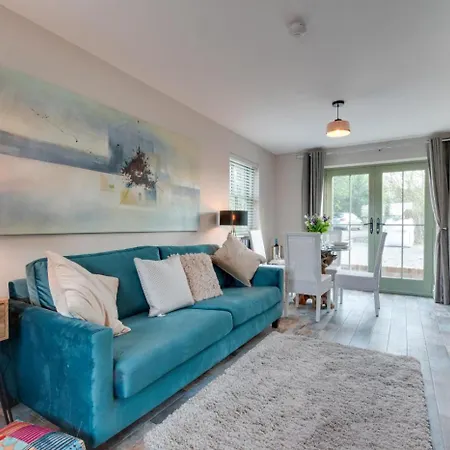 2 Bed In Whitby Oc-W452 別荘 *