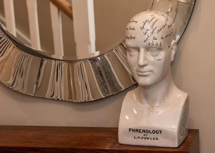 2 Bed In Oc-w452 * Whitby