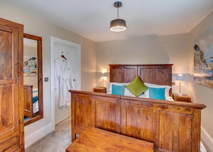 2 Bed In Oc-w452 Holiday home *