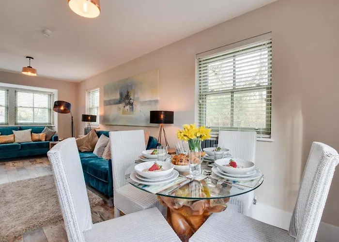 2 Bed In Oc-w452 Holiday home *