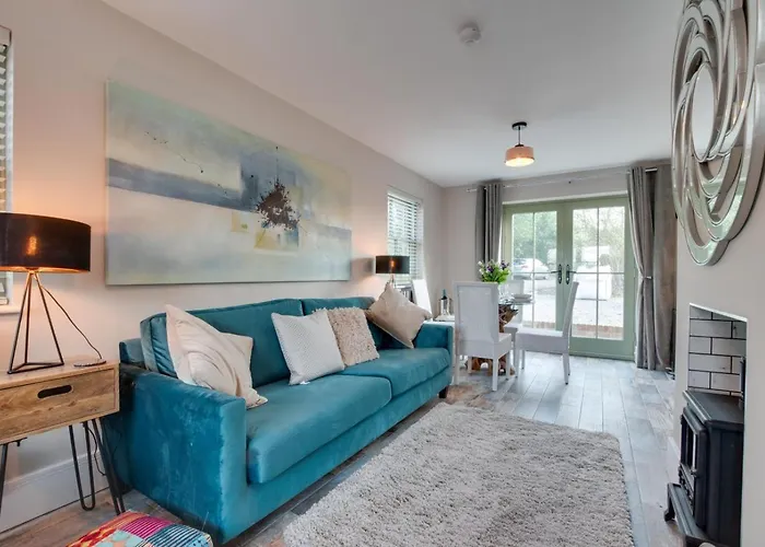 2 Bed In Oc-w452 Holiday home *